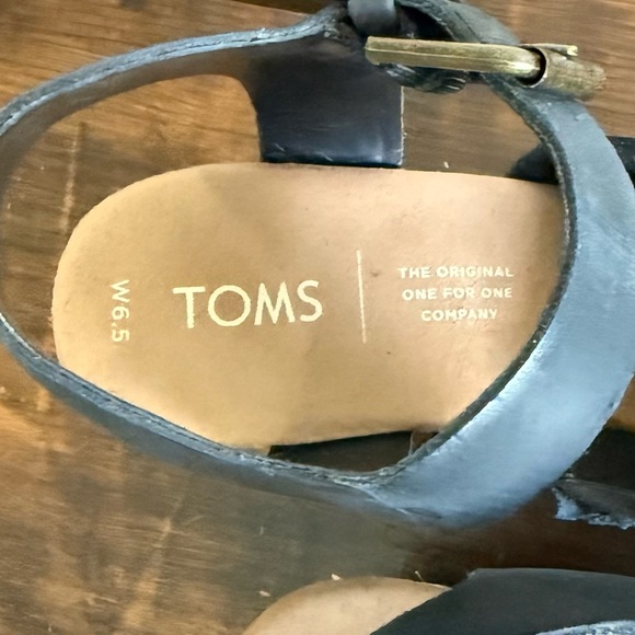 EUC. Toms Black Wedge Sandals with Ankle Strap. - Picture 7 of 8
